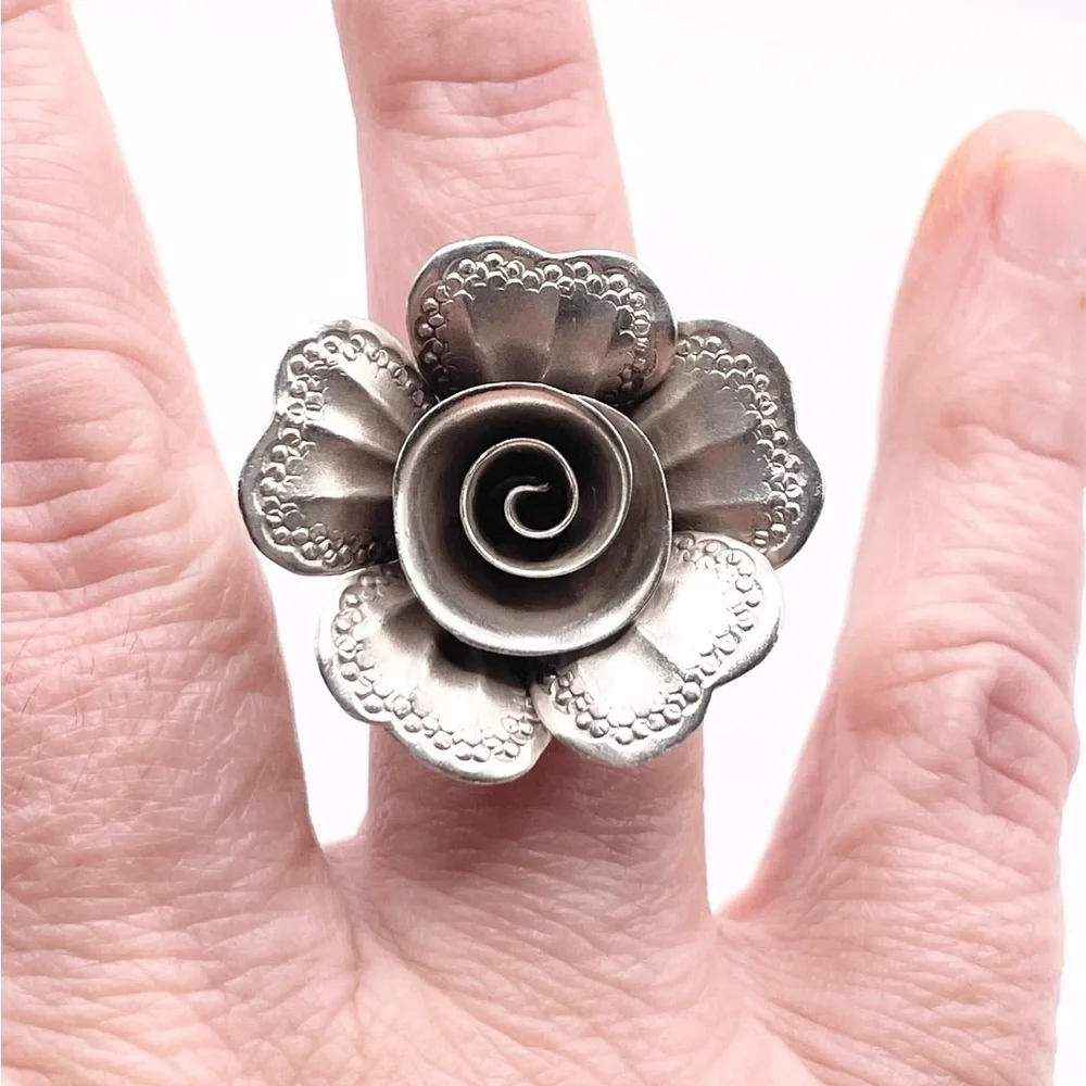 Size 6.5 Vintage 3D Flower 925 Sterling Silver Ring - Picture 5 of 8